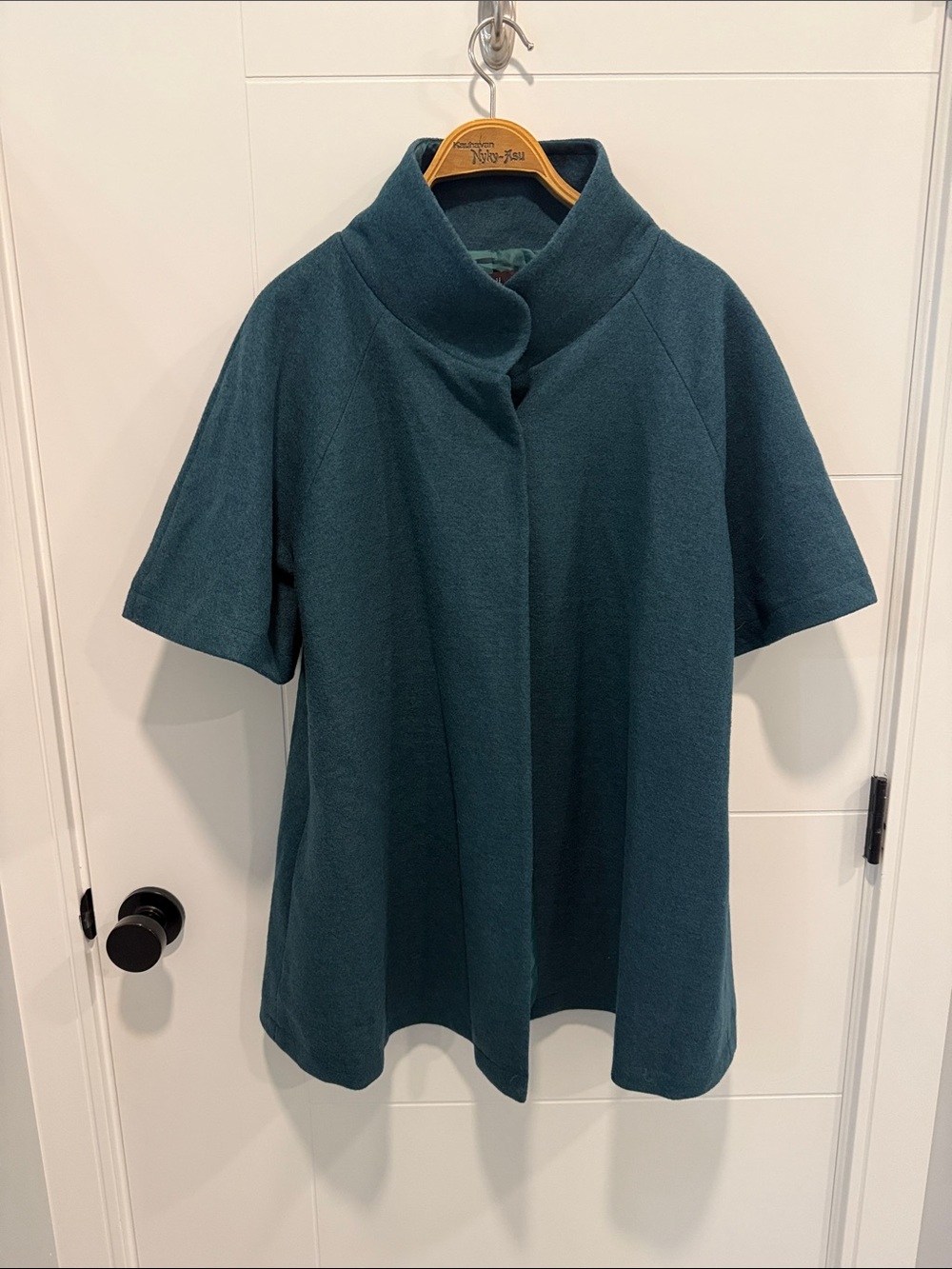 Luii Teal Short-Sleeve Coat with Funnel Collar size medium
